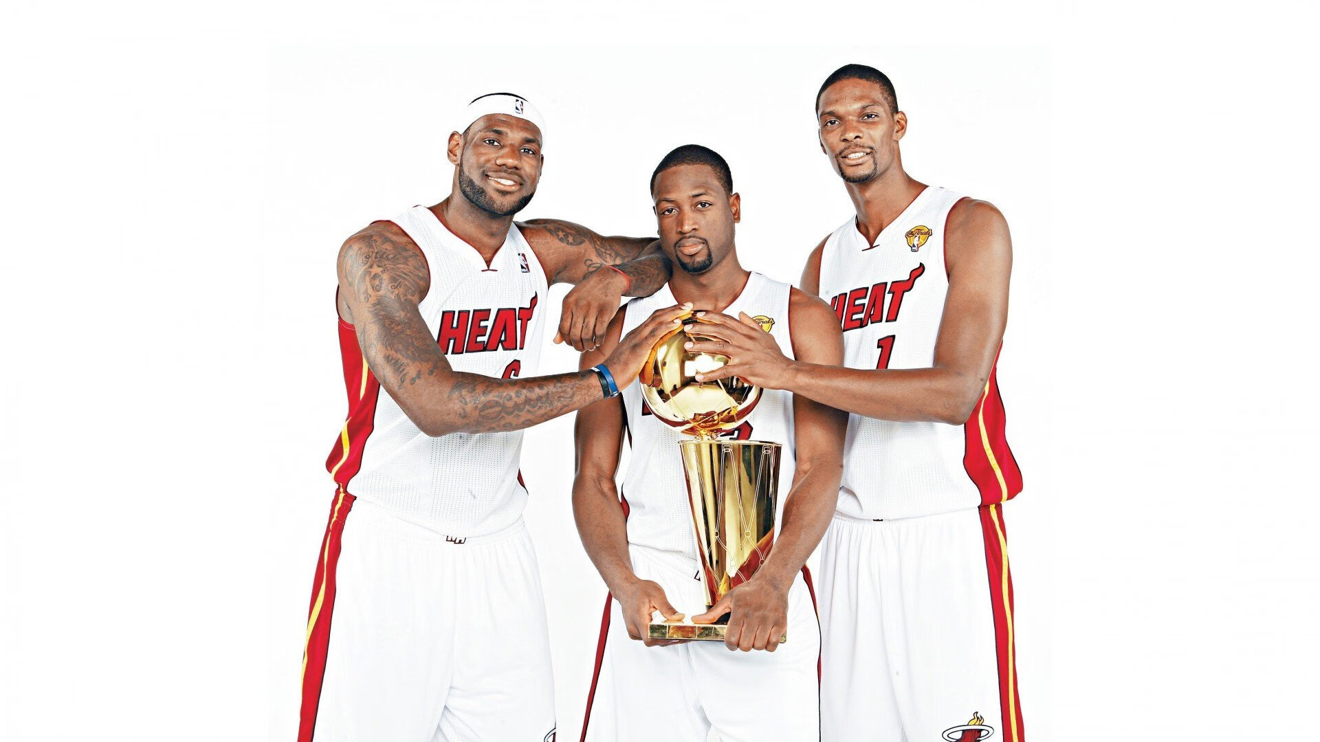 比同龄郑钦文更强！中国15岁网球天才惊艳世界，豪取10连胜连夺两冠